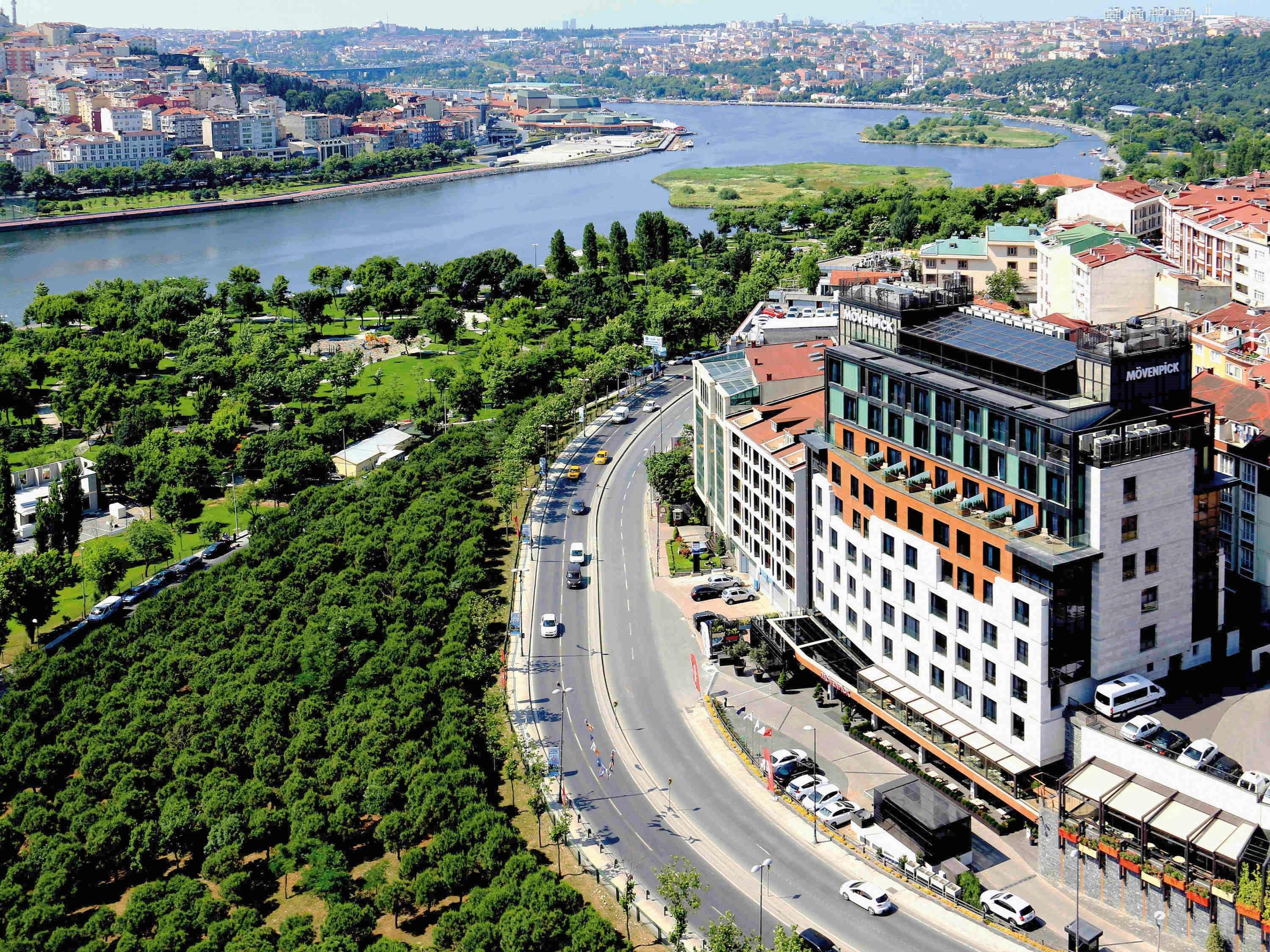 뫼벤픽 이스탄불 호텔 골든 혼 외부 사진 The Bosphorus University campus