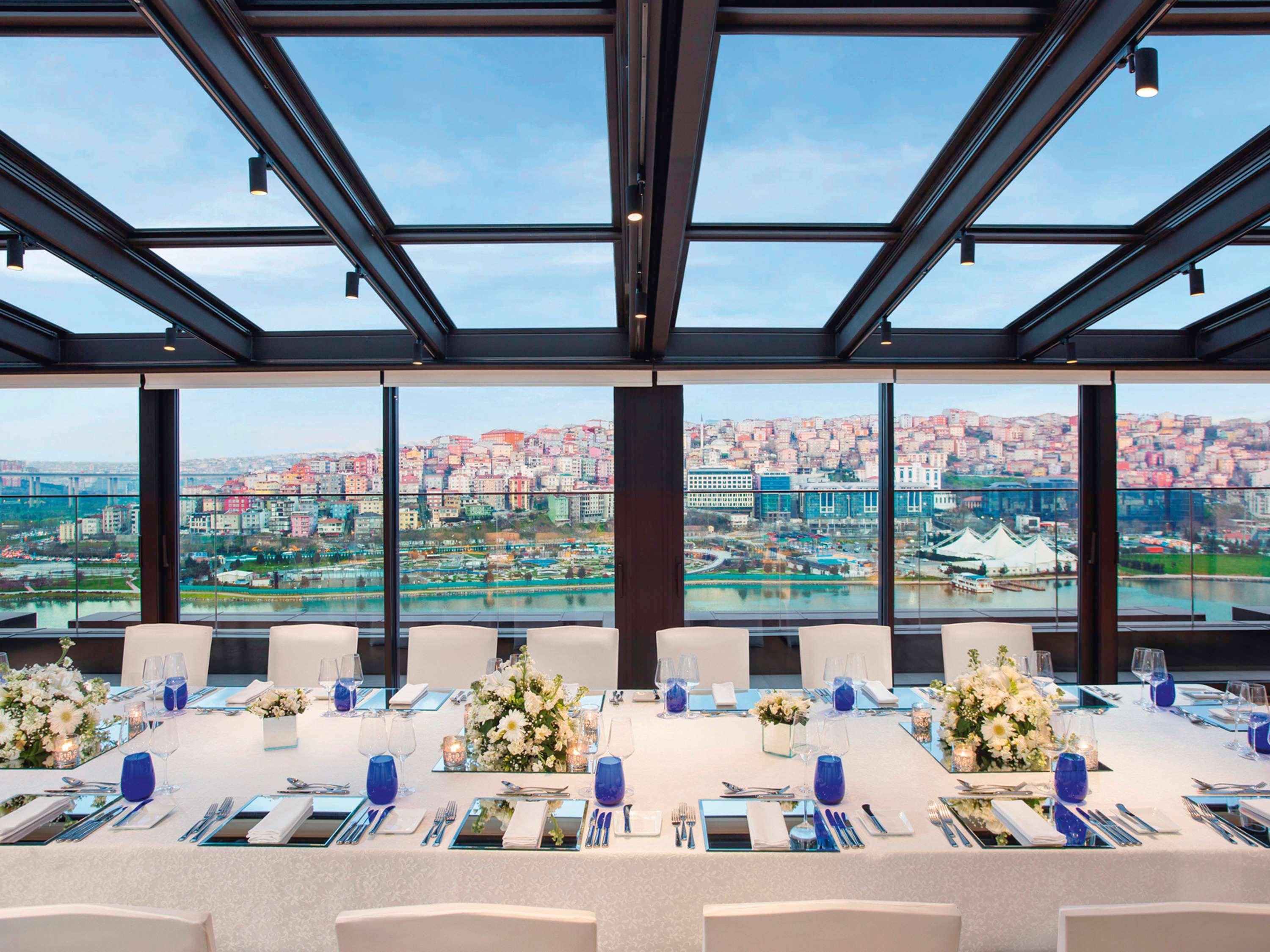 뫼벤픽 이스탄불 호텔 골든 혼 외부 사진 The Sky Bar