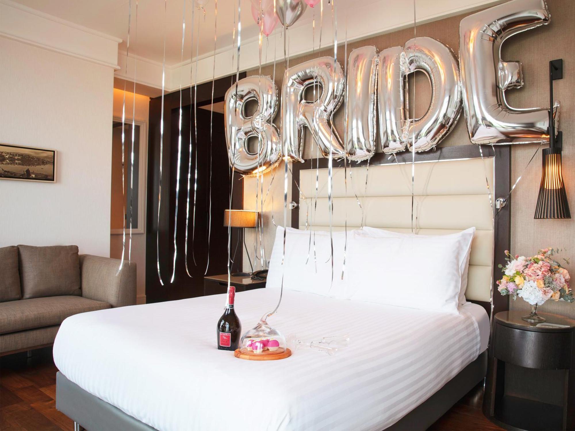 뫼벤픽 이스탄불 호텔 골든 혼 외부 사진 A bridal suite